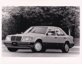 Mercedes-Benz 300 E 2.6 Sedan, press photo, USA,  1991