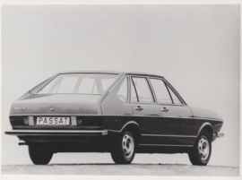 Volkswagen Passat 4-Door - factory photo - Germany - 1973
