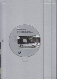 BMW 5-Series Touring press kit with CD-Rom with photo's & English text book, Geneva, 3/2004