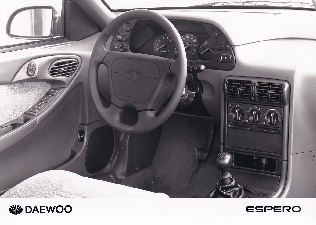 Daewoo  Espero Sedan dashboard, press photo, Belgium, 1996
