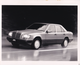 Mercedes-Benz 300 E 4Matic Sedan, press photo, USA,  1991