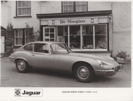 Jaguar E-Type Series 3 fixed head coupe, press photo, UK, 1971