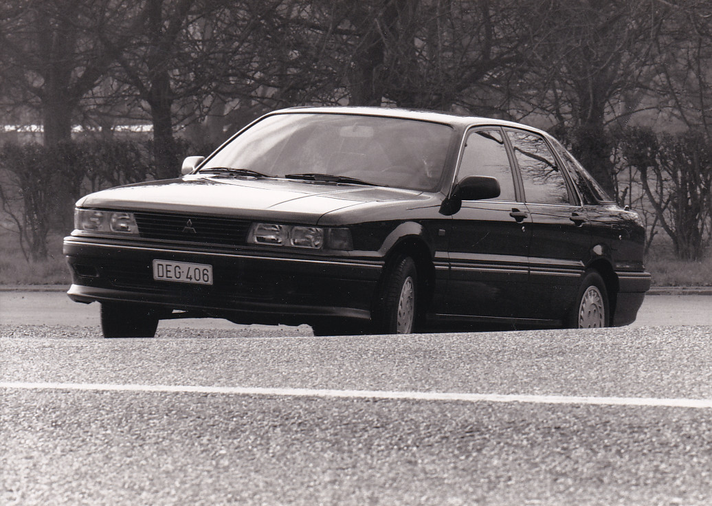 Mitsubishi Galant 5-Door, press photo, Belgium, 1990