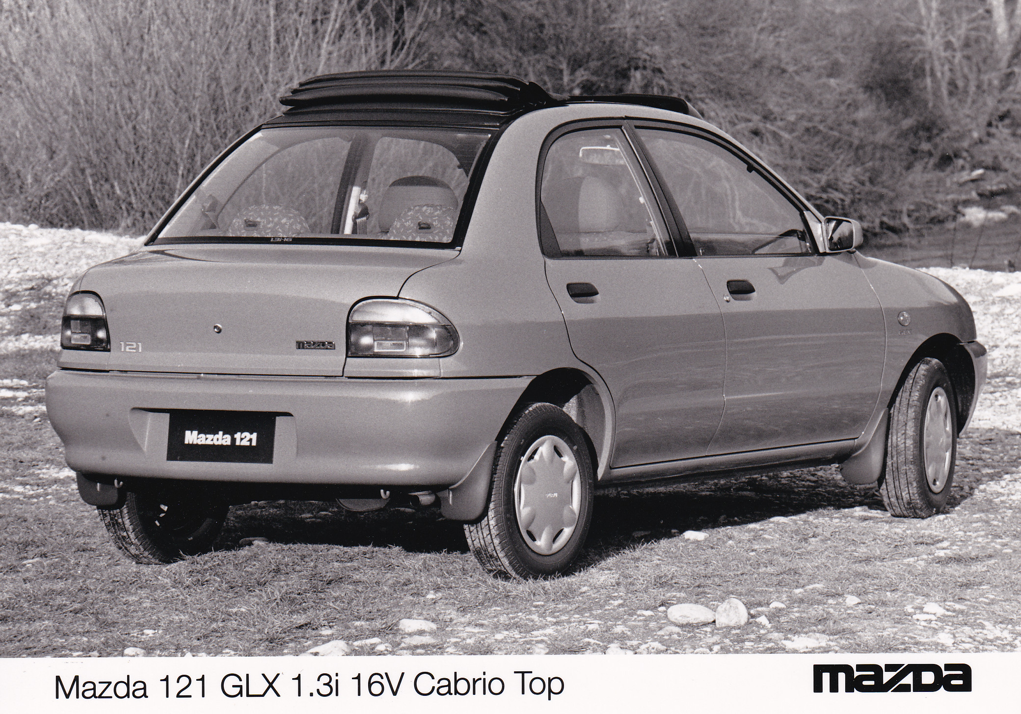 Mazda 121 GLX 1.3i 16V Cabrio Top, press photo, Belgium, 1991