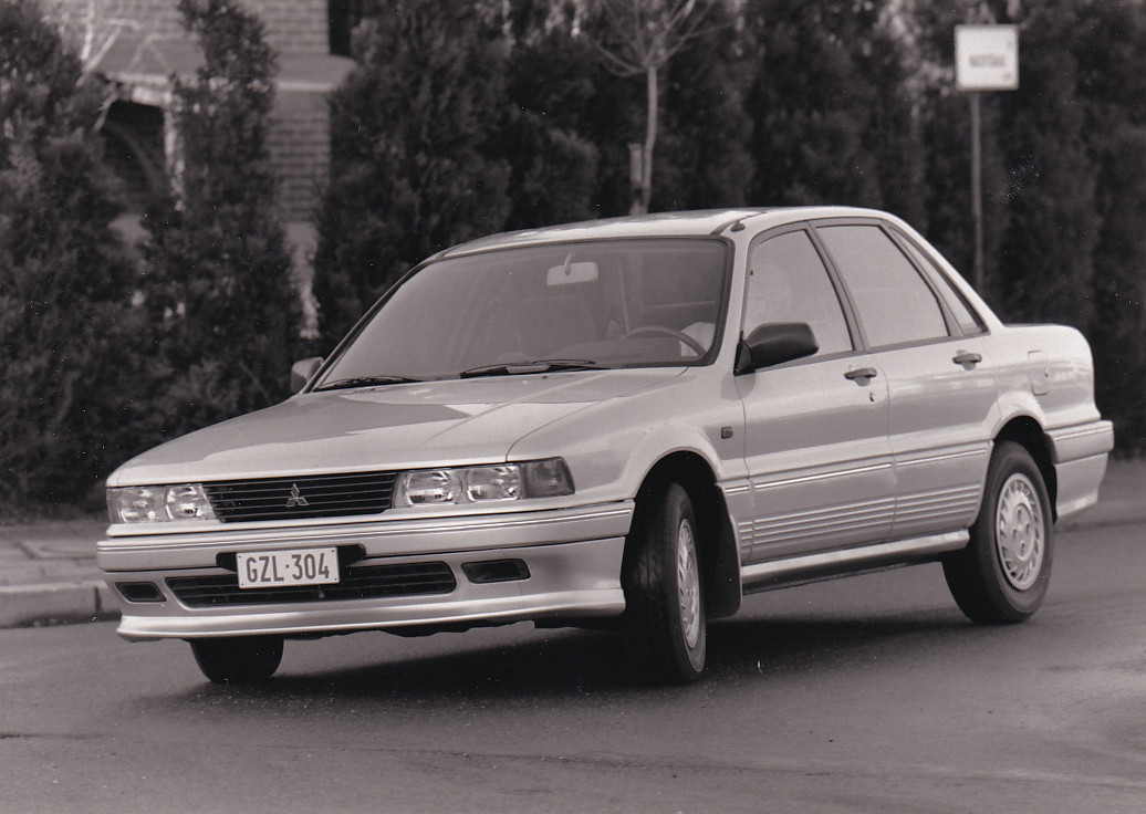 Mitsubishi Galant 2000 GLSi, press photo, Belgium, 1990