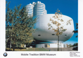 BMW Museum press kit with photo's & text sheets, München, 2002