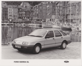 Ford Sierra GL, large press photo, UK, 10/1985