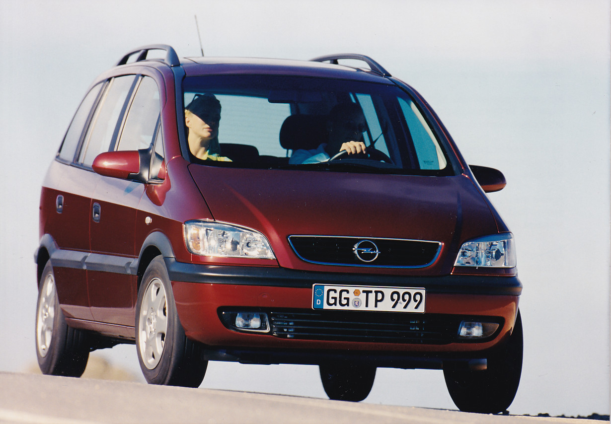 Opel Zafira 7-seater, press photo, Germany, 03/1999