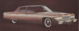 1975 Fleetwood Brougham Sedan, US fold-over postcard, 18,5 x 8,5 cm (closed)