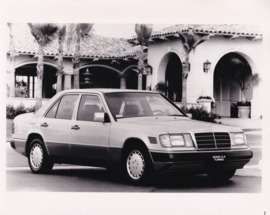 Mercedes-Benz 300 D 2.5 Turbo Diesel Sedan, press photo, USA,  1991