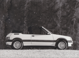 Peugeot 205 Cabriolet, press photo, Italy [Pininfarina}, 1986, # 1039