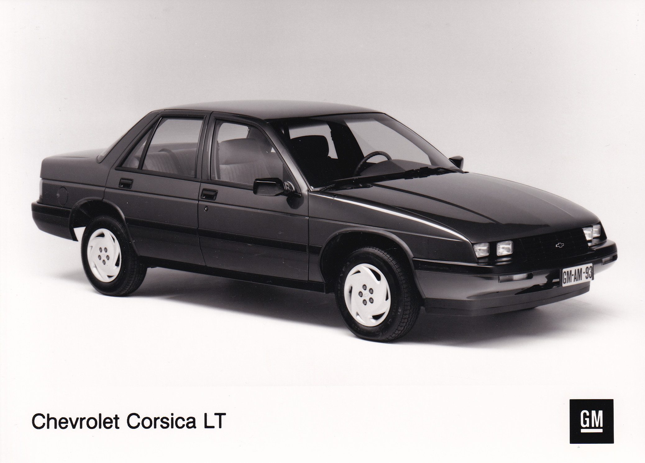 Chevrolet Corsica LT 4-Door Sedan - press photo - Dutch - 1993