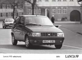 Lancia Y10 selectronic - factory photo - 09/1991