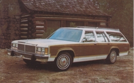 LTD Country Squire Wagon, US postcard, standard size, 1979