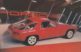 Porsche 928 road car collectors card, Japanese text, number 12, 1977