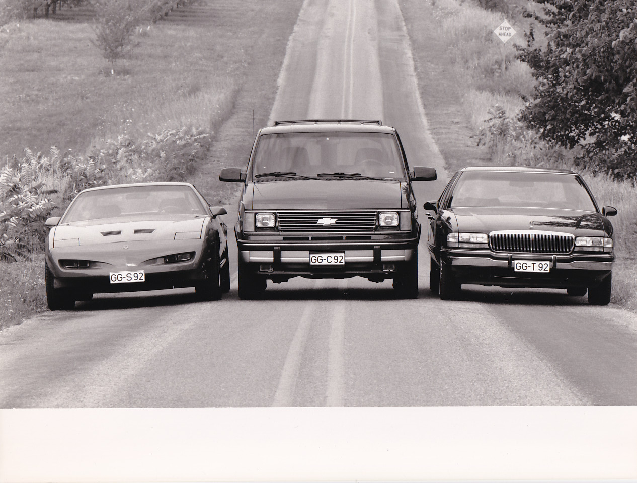 Pontiac Firebird / Chevrolet Astro Van / Buick Park Avenue, press photo, German, 1992