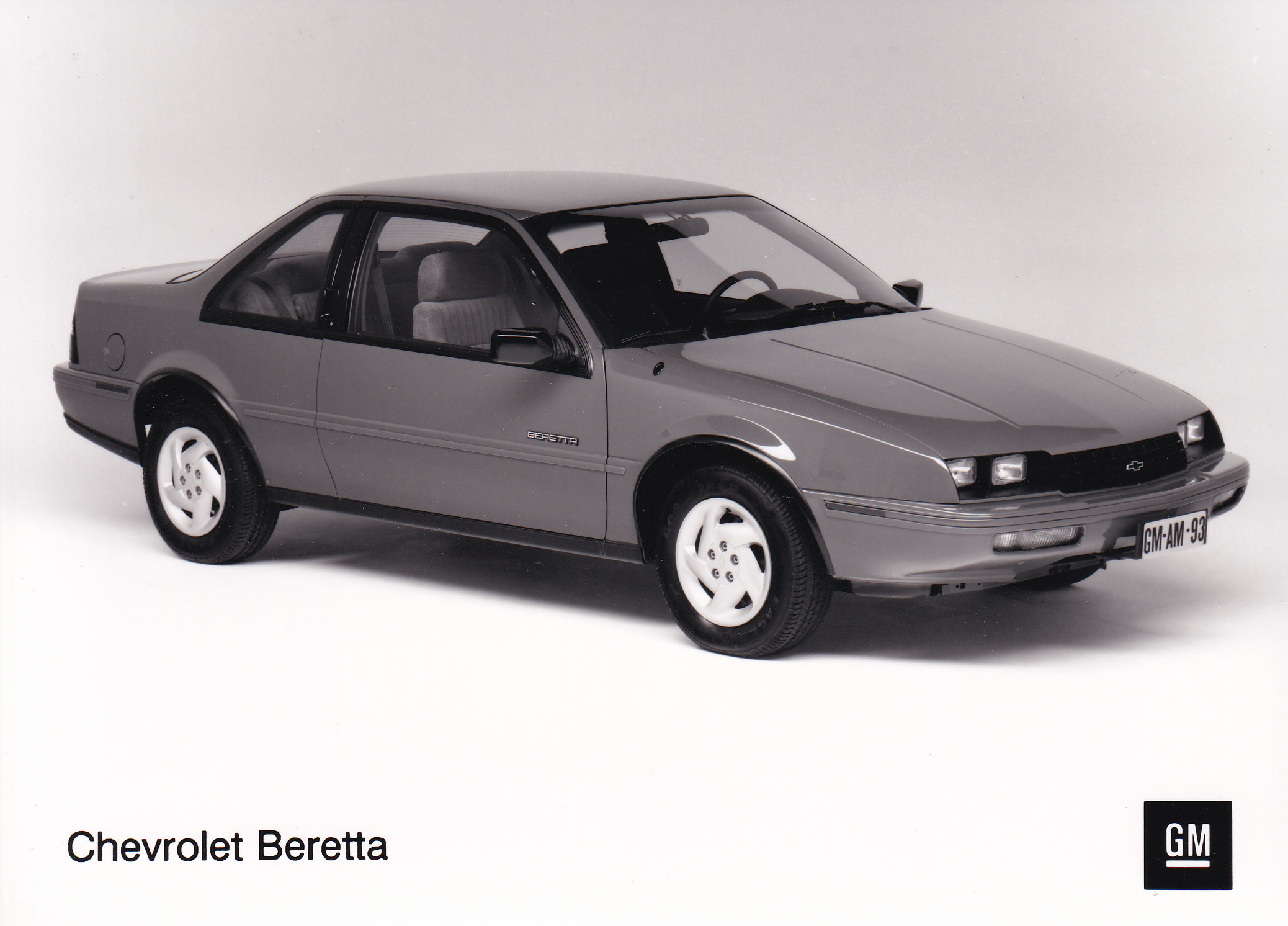 Chevrolet Beretta 2-Door Sedan - press photo - Dutch - 1993