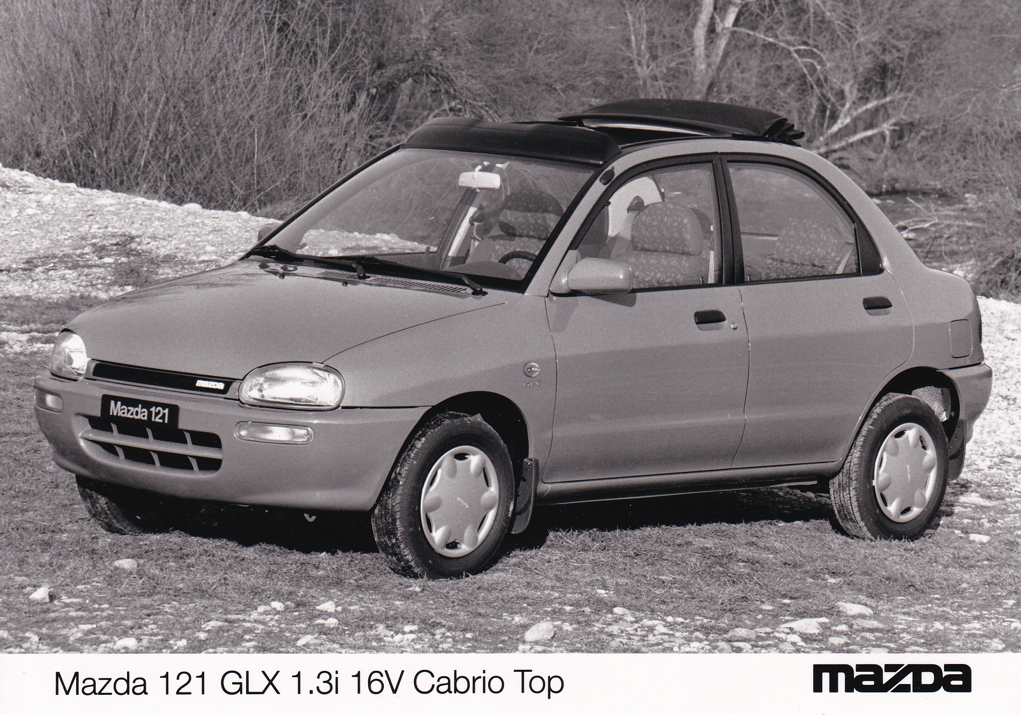 Mazda 121 GLX 1.3i 16V Cabrio Top, press photo, Belgium, 1991
