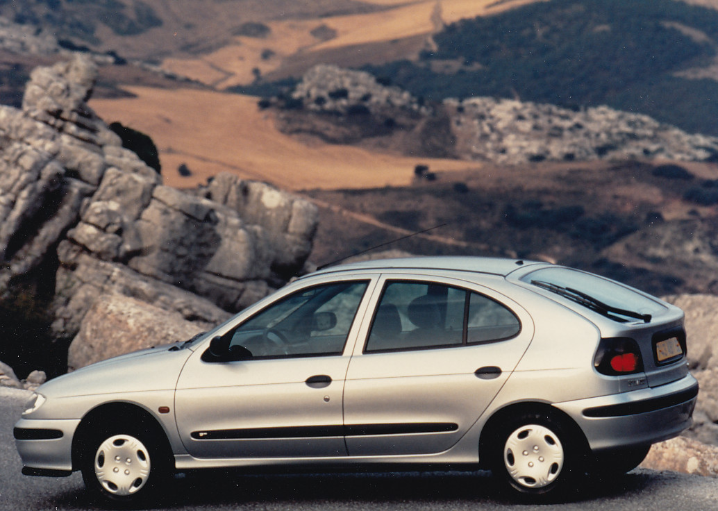 Renault Mégane 5-Door Hathcback, press photo, Germany, 9/1995