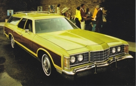 LTD Country Squire Station Wagon, US postcard, standard size, 1973