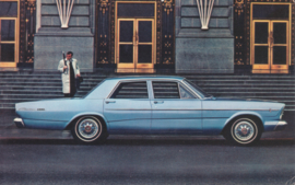 Custom 500 4-door Sedan, US postcard, standard size, 1966