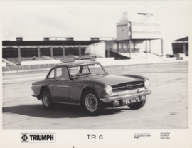 Triumph TR 6 with hardtop, press photo, UK, 1972, # 224180