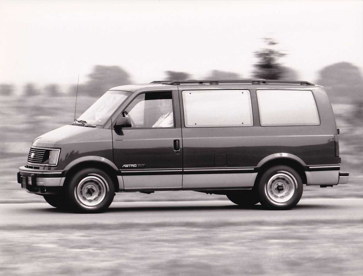 Chevrolet Astro Van - press photo - Germany (export) - 1992