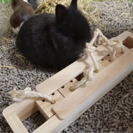 Knaagdierspeelgoed Houten Sniffle `n Snack Puzzel Amy 37x8,5x6,5cm