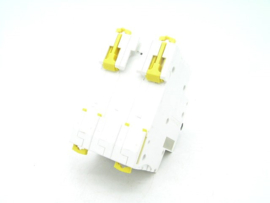 Schneider Electric iC65N C32