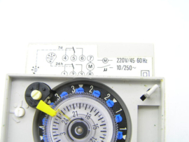 Bauser Synchron-Schalter 465/1