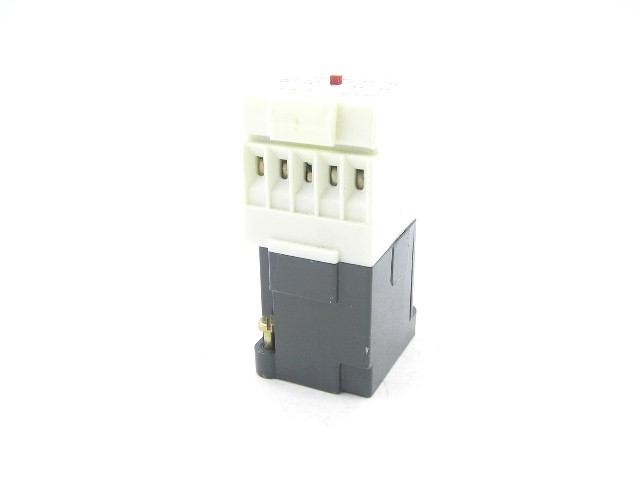 Telemecanique CA2-FN 122 200/208V 50/60Hz