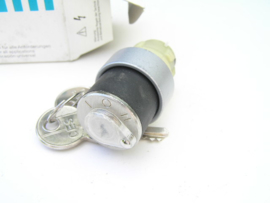 Siemens 3SB10 00-4PB20 key switch