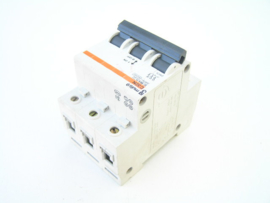 Merlin-Gerin multi9 C32N N°22-16A-U 21675