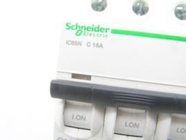 Schneider Electric iC65N C16