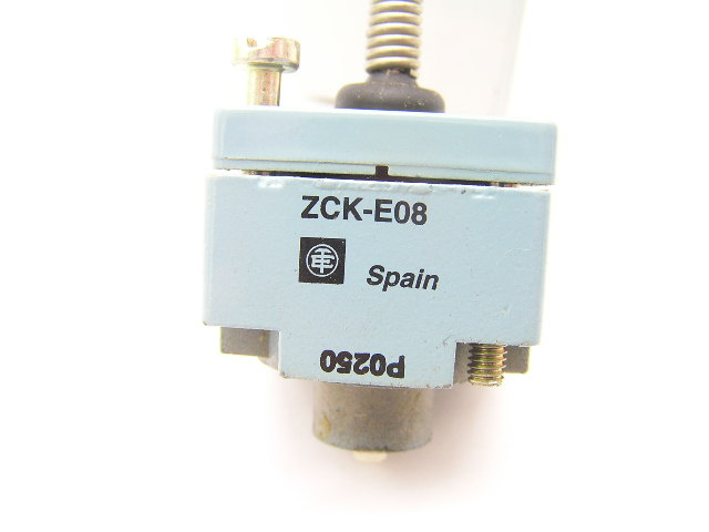 TELEMECANIQUE LIMIT SWITCH ZCK E08