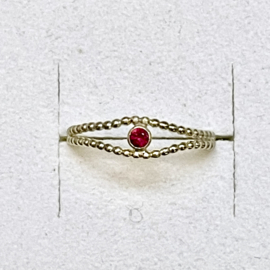 Ile d'Or 14kt gold ring Camille, ruby 2,5 mm