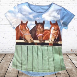 Licht blauw shirt met paarden