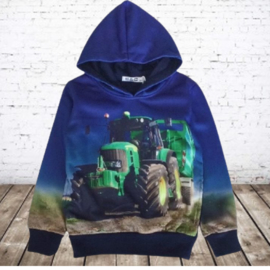 Hoodie met John Deere trekker h135A