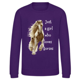 Sweater Just a girl who loves horses paars