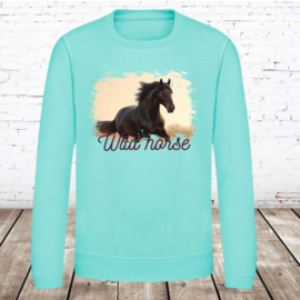 Trui met paarden afbeelding wild horses mint