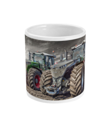 Mok met Fendt trekker