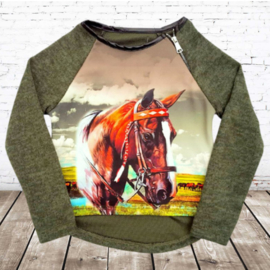 Groene trui met paardenhoofd