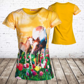 Meisjes t shirt met paarden okergeel