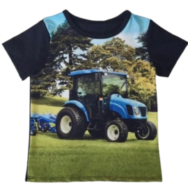 Shirt met blauwe trekker TR02