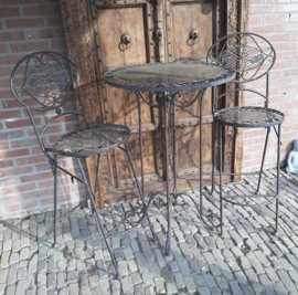 TUINSET 2 BARSTOELEN EN TAFEL