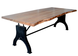 Eetafel Hupe met acacia blad boomkant