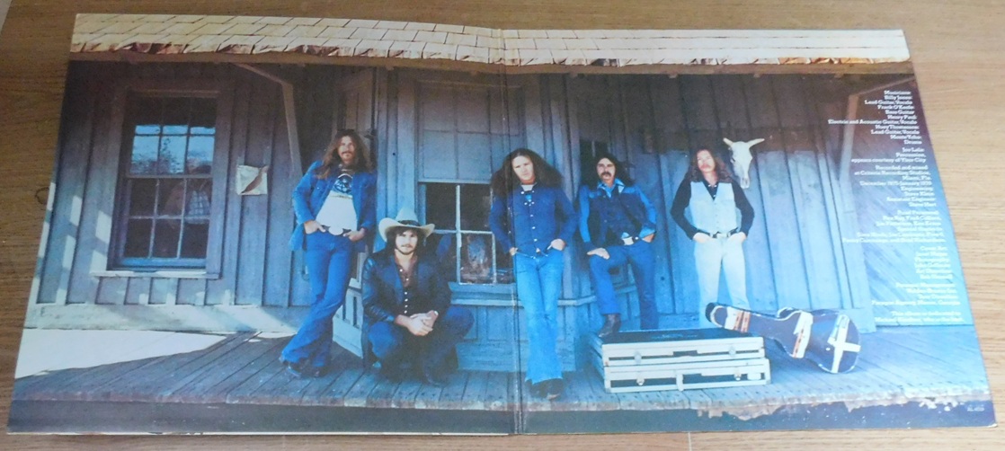 Outlaws – Lady In Waiting