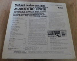 Cast of "Ja Zuster, Nee Zuster" – Niet Met De Deuren Slaan