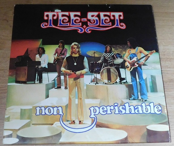 Tee-Set – Non-Perishable