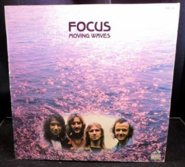 Focus - Moving Waves